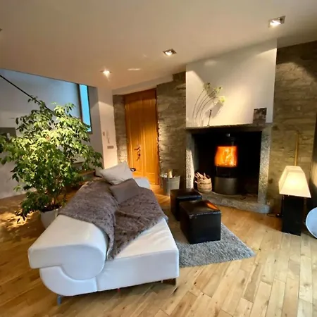 Romantic & Private