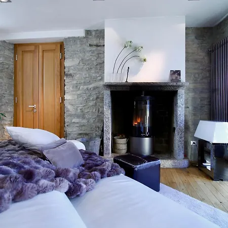Romantic & Private فيلة